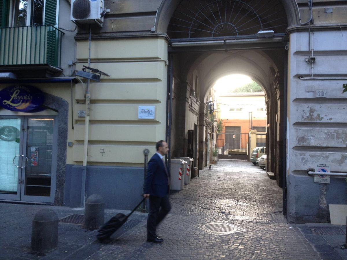 Couette-café Foria 210 Naples