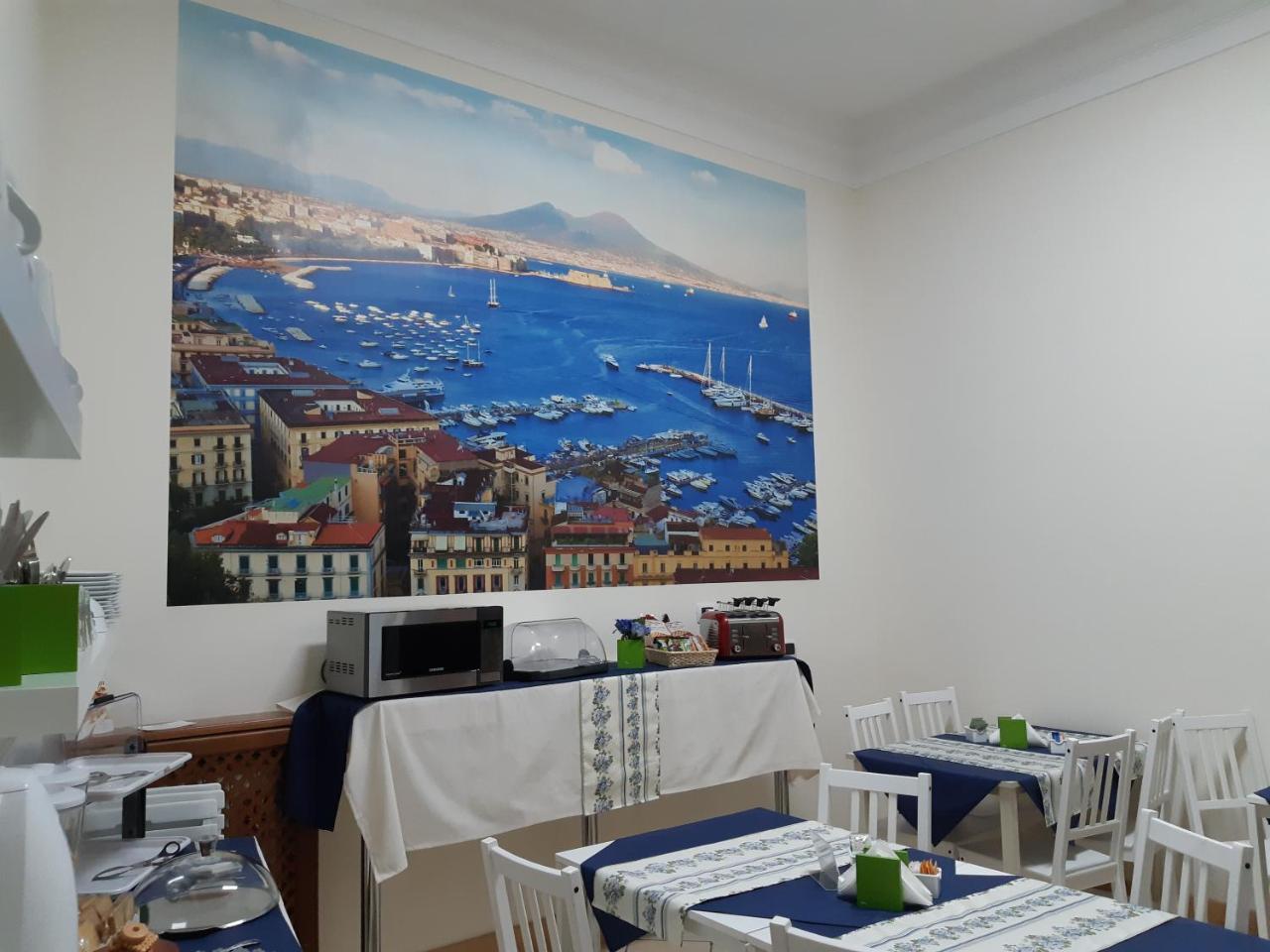 Couette-café Foria 210 Naples